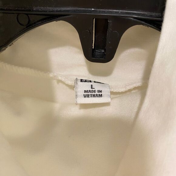 Uniqlo Women's Long Sleeve Heattech Turtleneck Top. White. Large. Comfy, Casual - Picture 6 of 11